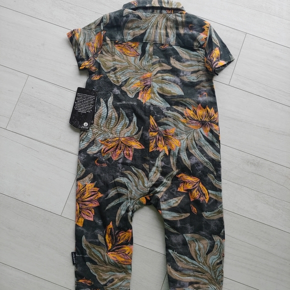 VOLCOM Baby NEW Baby Romper - Picture 3 of 15